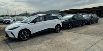 เอ็มจี เดินหน้าต่อเนื่องทยอยส่งมอบ NEW MG4 ELECTRIC LONG RANGE รุ่น V ล็อตแรกถึงมือลูกค้าในราคา 889,900 บาท