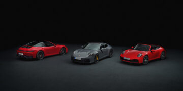 911 คาร์เรร่า จีทีเอส และ 911 คาร์เรร่า ใหม่ (New 911 Carrera GTS and 911 Carrera)
