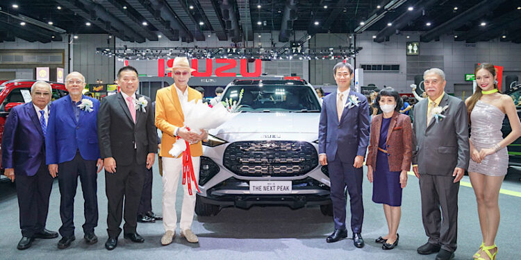 อีซูซุทะยานสู่จุดสูงสุดไปพร้อมกับ NEW! MU-X “THE NEXT PEAK” และ “ISUZU D-MAX” หลากรุ่น โชว์ความอเนกประสงค์ที่เหนือกว่าในงาน “ฟาสต์ ออโต โชว์ 2024”