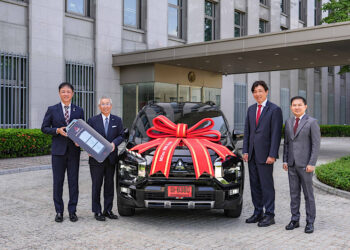 สถานเอกอัครราชทูตญี่ปุ่นประจำประเทศไทย ไว้วางใจ “มิตซูบิชิ เอ็กซ์แพนเดอร์ ครอส เอชอีวี” เป็นยานยนต์สำหรับการปฏิบัติงานด้านการทูต