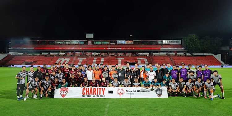 มาสด้าผนึกสวาทแคทสนับสนุนกีฬาโอลิมปิคพาลูกค้าชมฟุตบอลนัดพิเศษเพื่อการกุศล