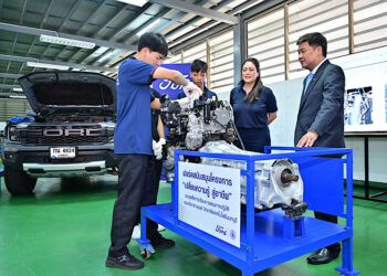 ฟอร์ดมอบทุนการศึกษา-เครื่องยนต์ วิทยาลัยเทคโนโลยีนนทบุรี ในโครงการ ‘เปลี่ยนความรู้ สู่อาชีพ’