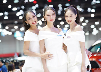 เกินต้าน… พริตตี้งาน BIG MOTOR SALE 2024 สวยฉ่ำไม่แพ้รถ