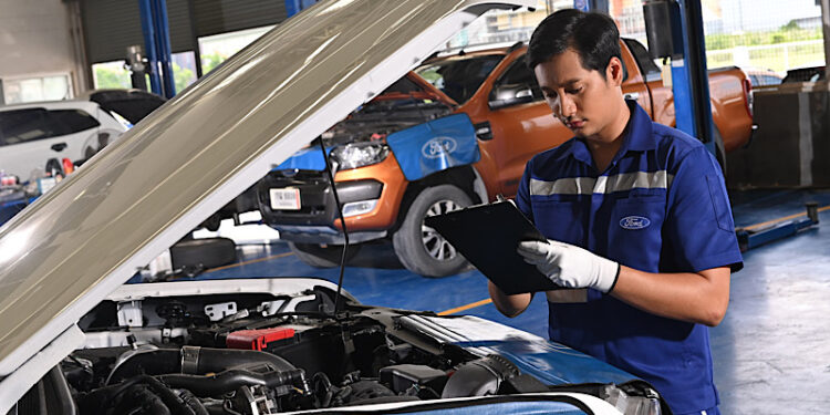 ฟอร์ดมอบส่วนลดค่าอะไหล่-น้ำมันหล่อลื่น 40% พร้อมดูแลลูกค้าผู้ประสบภัยน้ำท่วม