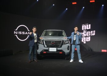 นิสสัน นาวารา เติมสีสันด้วยภายในดีไซน์ใหม่ พรีเมียม สปอร์ตมากขึ้น