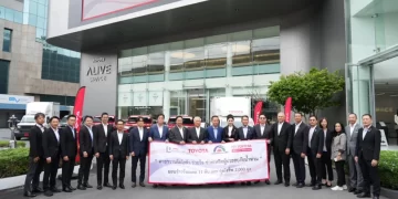 คาราวานโตโยต้าร่วมใจช่วยเหลือผู้ประสบภัยน้ำท่วม