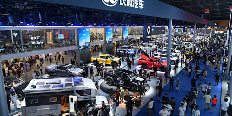 เกรท วอลล์ มอเตอร์ อวดนวัตกรรมอัจฉริยะระดับโลก เปิดรถยนต์พลังงานใหม่กว่า 6 รุ่น ครอบคลุมทั้งรถอเนกประสงค์ รถเอสยูวีออฟโรด รถกระบะ และจักรยานยนต์พรีเมียม ณ เฉิงตู ออโต้ โชว์ 2024