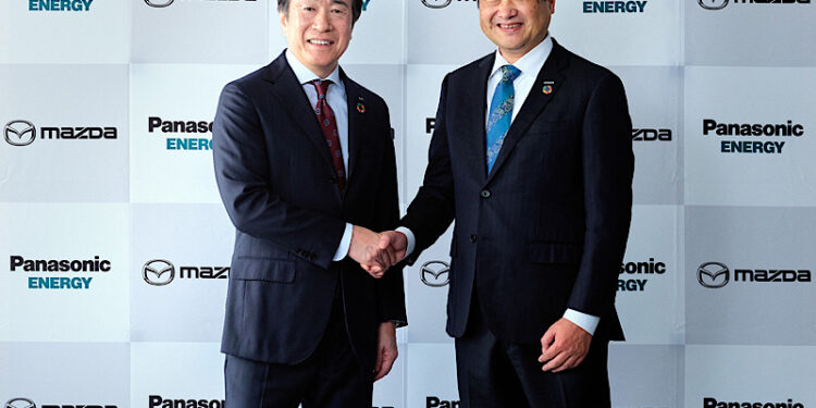 พานาโซนิค เอเนอร์จี และมาสด้า ร่วมมือพัฒนาแบตเตอรี่ใหม่ สำหรับยนตรกรรมยานยนต์พลังงานไฟฟ้าแห่งอนาคตจากมาสด้า เพื่อบรรลุวัตถุประสงค์ในการขยายฐานการผลิตแบตเตอรี่ในประเทศญี่ปุ่นและเร่งการนำมาใช้กับรถอีวี