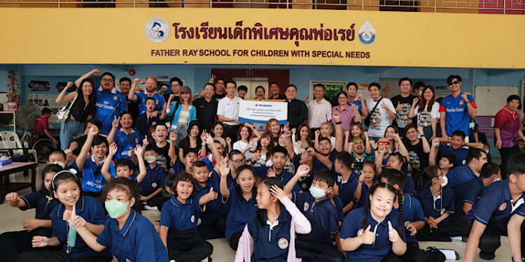 SUZUKI CARRY ชูแคมเปญสู้เศรษฐกิจ  ดอกเบี้ยพิเศษ 1.99% ผ่อนเริ่มต้นวันละ 222 บาท  ตอกย้ำภาพลักษณ์ รถคู่คิดธุรกิจ SME  ลุยกิจกรรมเพื่อสังคม จัดขบวน Suzuki Carry Barber Truck  ส่งความสุข ณ มูลนิธิคุณพ่อเรย์  จ.ชลบุรี