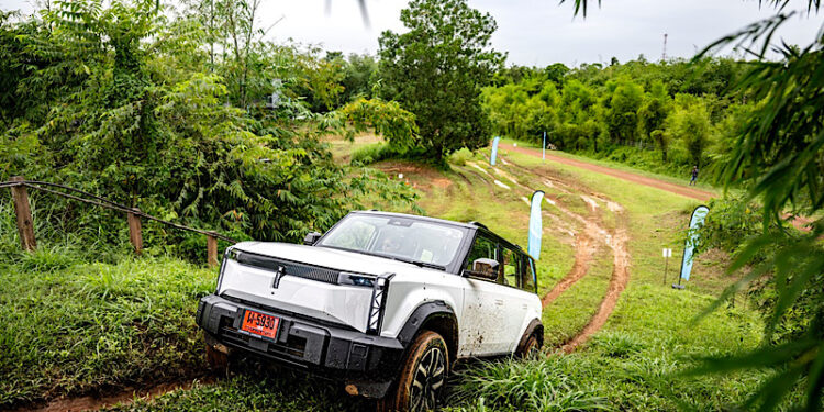 โอโมดา แอนด์ เจคู ลุยสนามออฟโรดทดสอบ JAECOO 6 EV พร้อมให้ลองขับขี่และจองสิทธิ์เป็นเจ้าของได้แล้ววันนี้ ที่ผู้จำหน่ายทั่วประเทศ!