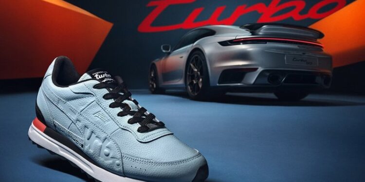 รองเท้ารุ่นลิมิเต็ด เอดิชัน ที่ออกแบบมาเพื่อปอร์เช่ 911 เทอร์โบ (911 Turbo)