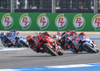 แฟนล้นสนาม! “โมโตจีพี” ดวลสปรินต์สุดเดือด “บาสเตียนินี” นำม้วนเดียวเข้าวิน “สมเกียรติ” ซิวกริด 13