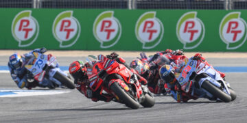 แฟนล้นสนาม! “โมโตจีพี” ดวลสปรินต์สุดเดือด “บาสเตียนินี” นำม้วนเดียวเข้าวิน “สมเกียรติ” ซิวกริด 13