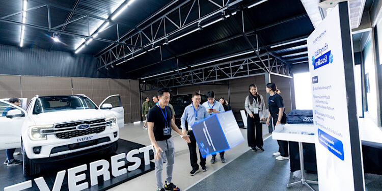 ฟอร์ดจัดกิจกรรม ‘The Unexpected Driving Experience’ พาสัมผัสสมรรถนะเหนือชั้นของเอเวอเรสต์ แพลทินัม