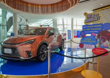 เลกซัส ร่วมเฉลิมฉลองครบรอบ 35 ปี คิง เพาเวอร์ มอบรถยนต์เลกซัส มูลค่า 2.39 ล้านบาท ในแคมเปญ “King Power 35th Anniversary Delights & Surprises”