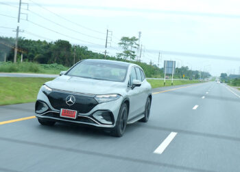 เมอร์เซเดส-เบนซ์ พารถยนต์ไฟฟ้า EQS SUV ตะลุยเส้นทาง กรุงเทพฯ-เบตง เติมความมั่นใจทุกการขับขี่ เช็คอินจุดชาร์จทั่วภาคใต้!