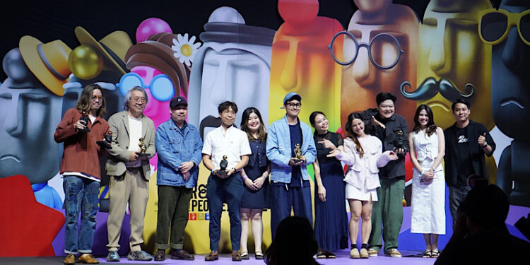 เมอร์เซเดส-เบนซ์ คว้า 19 รางวัล จากเวที AdPeople Awards & Symposium 2024 พร้อมรางวัลพิเศษ “CLIENT TEAM OF THE YEAR”