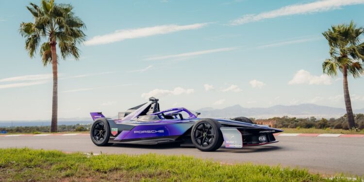 เอบีบี เอฟไอเอ ฟอร์มูลา อี เวิร์ล แชมเปี้ยนชิพ (ABB FIA Formula E World Championship)  ปอร์เช่ 99X อิเล็คทริค (Porsche 99X Electric) ใหม่ มาพร้อมรูปลักษณ์โดดเด่น มีเอกลักษณ์