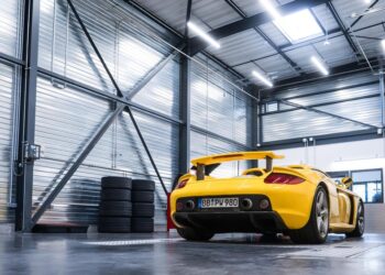 การพัฒนายางแห่งตำนาน เพื่อเพิ่มสุดยอดพลังการขับเคลื่อนสำหรับคาร์เรร่า จีที (Carrera GT)