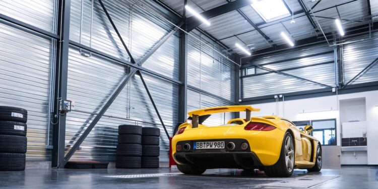 การพัฒนายางแห่งตำนาน เพื่อเพิ่มสุดยอดพลังการขับเคลื่อนสำหรับคาร์เรร่า จีที (Carrera GT)