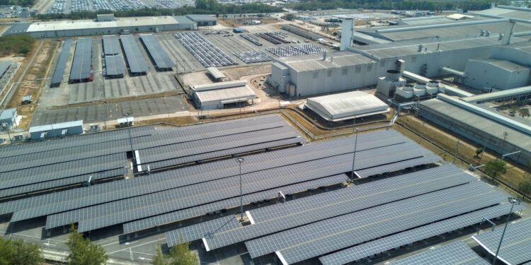 เกรท วอลล์ มอเตอร์ ทุ่มงบกว่า 250 ล้านบาท ลงทุนใน GWM Sunergy Space หลังคาลานจอดรถจากแผงโซลาร์เซลล์ที่ใหญ่ที่สุดในไทย พร้อมติดตั้งโซลูชันพลังงานสะอาดจากบ้านปู เน็กซ์