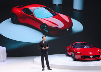 มาสด้าเนรมิตบูธดีไซน์ใหม่ ภายใต้คอนเซ็ปต์ใหม่ JOY DRIVES LIVES พร้อมโชว์รถต้นแบบ Mazda Iconic SP และรถไฟฟ้า Mazda6e ในงานมอเตอร์โชว์ 2025