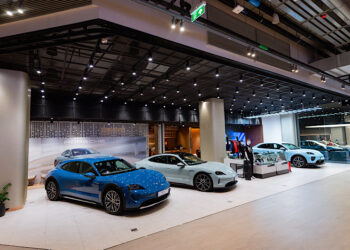 จากใจกลางกรุงสู่อนาคต เอเอเอสฯ ชวนสัมผัสปอร์เช่พลังงานไฟฟ้า สุดยอดนวัตกรรมแห่งความแรงและความล้ำสมัย ณ เอเอเอส-เฮาส์ เอ็มสเฟียร์