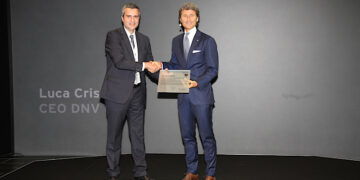 ครบหนึ่งทศวรรษแห่งพันธกิจเพื่อสิ่งแวดล้อม! ลัมโบร์กินี ฉลองครบรอบ 10 ปี บนเส้นทางสู่ Carbon Neutrality ของโรงงานซัง’อกาตา โบโลนเญส เปิดเส้นทางแห่งวิวัฒนาการอุตสาหกรรมและความรับผิดชอบต่อสิ่งแวดล้อมตลอด 10 ปีที่ผ่านมา จากระบบโซลาร์เซลล์รุ่นแรก สู่รายงานความยั่งยืนฉบับแรกของบริษัท