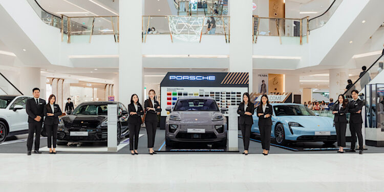 เอเอเอสฯ ยกระดับประสบการณ์ปอร์เช่อย่างต่อเนื่อง ณ เอ็ม ดิสทริค นำเสนอสองบทแห่งความเร้าใจกับ Porsche Electrified Roadshow at EMPORIUM และ Porsche Roadshow at EMQUARTIER