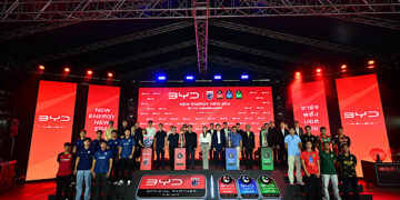 บีวายดี ประเทศไทย และ เรเว่ ประกาศเป็นผู้สนับสนุนหลักอย่างเป็นทางการของฟุตบอลทีมชาติไทย และ การแข่งขันไทยลีก