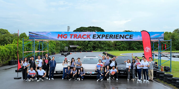 เอ็มจี เปิดประสบการณ์ให้ลูกค้าผ่านกิจกรรม MG TRACK EXPERIENCE ทดสอบสมรรถนะ NEW MG S5 EV และ NEW MG IM 6 ในสนาม