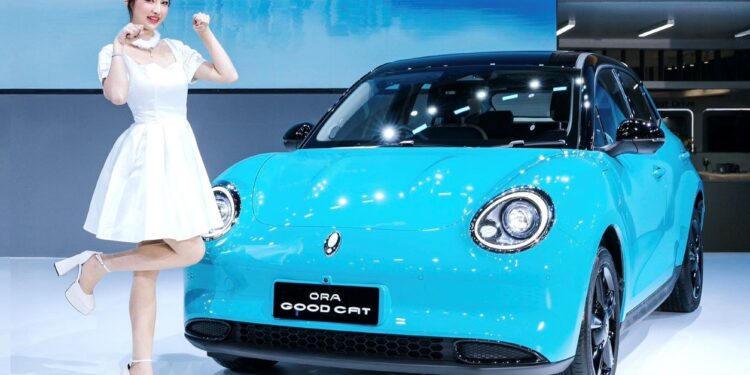 GWM ORA Good Cat การันตีความฮอตอย่างต่อเนื่อง ด้วยยอดขายสะสม 17,000 คันทั่วไทย สะท้อนความสำเร็จด้วย 2 เฉดสีใหม่ ขาวหลังคาดำ และ So Blue พร้อมชุดแต่งสปอร์ตและระบบความปลอดภัยเต็มพิกัด