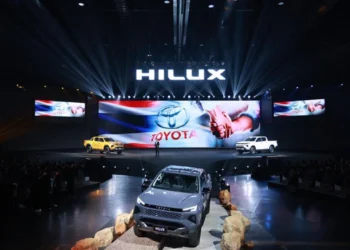 เปิดตัวครั้งแรกของโลก กับ TOYOTA HILUX รถกระบะที่อยู่เคียงข้างคนไทยมายาวนาน ภายใต้ชื่อใหม่  TOYOTA HILUX TRAVO และ HILUX TRAVO-e กับคอนเซ็ปต์ “GREATER TOGETHER…สู่ความยิ่งใหญ่ไปด้วยกัน”