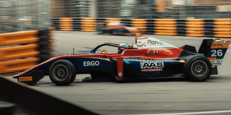“เติ้น ทัศนพล” ประเดิมศึก Macau GP 2025 ครั้งแรก เดินหน้าลับคมฝีมือก่อนก้าวสู่ F2 ปี 2026