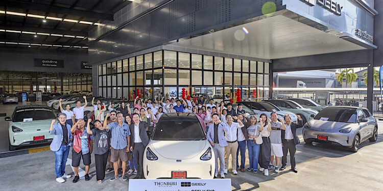 ธนบุรีนอยสเติน ฉลองส่งมอบ GEELY EX2 ครบ 2,000 คันแรก เร่งเครื่องเดินหน้าส่งมอบรถถึงลูกค้าต่อเนื่อง