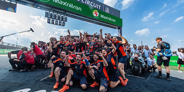 โค้ง 12 ระอุ! “โมโตจีพี ไทยแลนด์” ดวลสปรินต์สุดเดือด “อคอสต้า” บด “มาร์เกซ” ปลดล็อคคว้าชัยประเดิมฤดูกาลใหม่