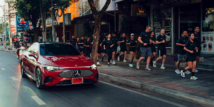 เมอร์เซเดส-เบนซ์ เปิดประสบการณ์ City Run ชวนลูกค้าพิชิตเส้นทางวิ่ง 5K ใจกลางสาทรกับกิจกรรม The Urban Performance Presented by The all-new electric CLA