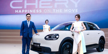 สิ้นสุดการรอคอย! เชอรี ประเทศไทย ปล่อยหมัดเด็ดมัดใจคนไทยในงานมอเตอร์โชว์ ครั้งที่ 47 เปิดตัว Chery Q รถอีวีรุ่นใหม่ที่ “ครบ-คุ้ม” ที่สุดในเซกเมนต์ พร้อมส่ง Chery V23 สีใหม่ เอาใจสาวกทรง Boxy!