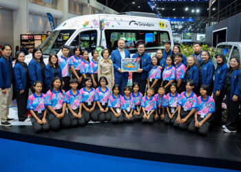 เมอร์เซเดส-เบนซ์ เปิดบูธรับเด็กนักเรียนเยาววิทย์เยือนงาน Motor Show 2026 เผยโฉมเจ้าของผลงานสุดน่ารักกับSprinter 419 Business รุ่นพิเศษที่มีคันเดียวในโลก