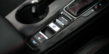 ครั้งแรกในไทย! ปลุกสัญชาตญาณสปอร์ตกับ Honda S+ Shift ใน Honda Civic e:HEV ใหม่ เพิ่ม! Blind Spot Information และ Cross Traffic Monitor พิเศษ! จองภายใน 31 ก.ค. 2569 รับบัตรน้ำมันมูลค่า 10,000 บาท*