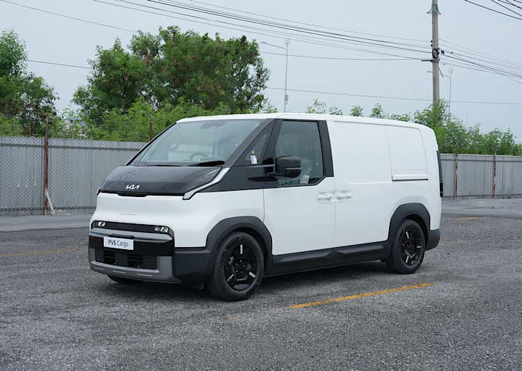 เกีย ประเทศไทย เปิดตัว The Kia PV5 Cargo ก้าวสำคัญครั้งใหม่ของยานยนต์ไฟฟ้า พร้อมตอบโจทย์การดำเนินธุรกิจของลูกค้ากลุ่มฟลีทและลูกค้าเชิงพาณิชย์ในประเทศไทย