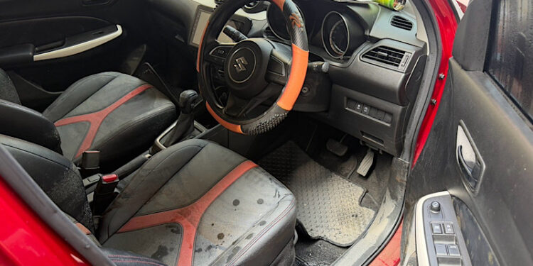 “Suzuki Flood Hunter” เดินหน้าเชิงรุกลงพื้นที่พบผู้ประสบอุทกภัย ตอกย้ำเจตนารมณ์ดูแลลูกค้าไม่ทิ้งกันหลังน้ำลด พร้อมจัดงาน SUZUKI “V” CARE DAY ยกขบวน SUZUKI CARRY Food Truck, Barber Truck และ Pet Spa Truck ลงพื้นที่ให้บริการ