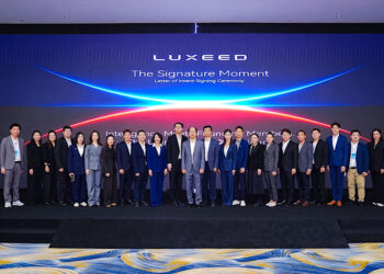 LUXEED เตรียมลุยไทยเต็มสูบ ประกาศแต่งตั้งผู้จำหน่าย 12 แห่งอย่างเป็นทางการ ปักหมุดจุดยุทธศาสตร์ครอบคลุมกรุงเทพฯ และหัวเมืองใหญ่ ตอกย้ำความมุ่งมั่นระยะยาว เตรียมพร้อมส่งมอบประสบการณ์ระดับพรีเมียมสู่ลูกค้าชาวไทย