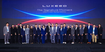 LUXEED เตรียมลุยไทยเต็มสูบ ประกาศแต่งตั้งผู้จำหน่าย 12 แห่งอย่างเป็นทางการ ปักหมุดจุดยุทธศาสตร์ครอบคลุมกรุงเทพฯ และหัวเมืองใหญ่ ตอกย้ำความมุ่งมั่นระยะยาว เตรียมพร้อมส่งมอบประสบการณ์ระดับพรีเมียมสู่ลูกค้าชาวไทย
