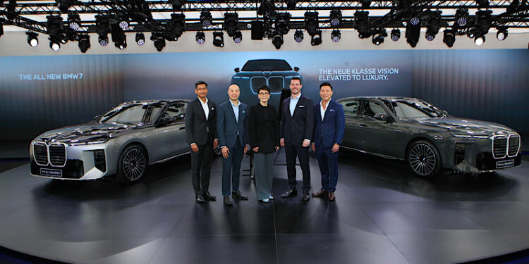 บีเอ็มดับเบิลยู ประเทศไทย จัดนิทรรศการ “Driven by Dedication” ผสานศิลปะเข้ากับความหรูหราแห่งอนาคต ในบีเอ็มดับเบิลยู ซีรีส์ 7 ใหม่